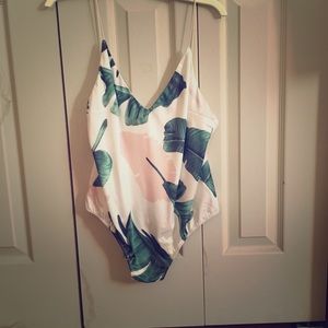 White plant leaf body suit. 🍃